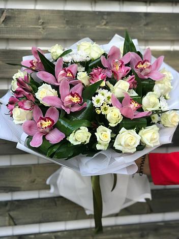Букет цветов из: Розы и Хризантемы в Крымске