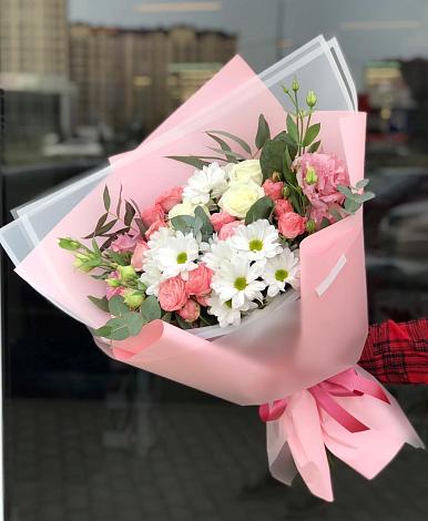 Букет цветов из: Розы, Лизиантусы и Хризантемы в Крымске